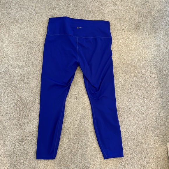 Nike Yoga vibrant blue cropped tights like new, size XL (fits 14-16) - Picture 4 of 5
